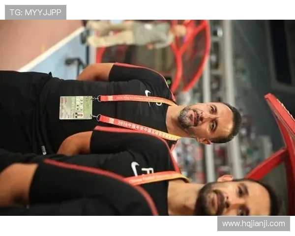 上港与权健激情对决海报揭示赛场火热氛围与球队斗志