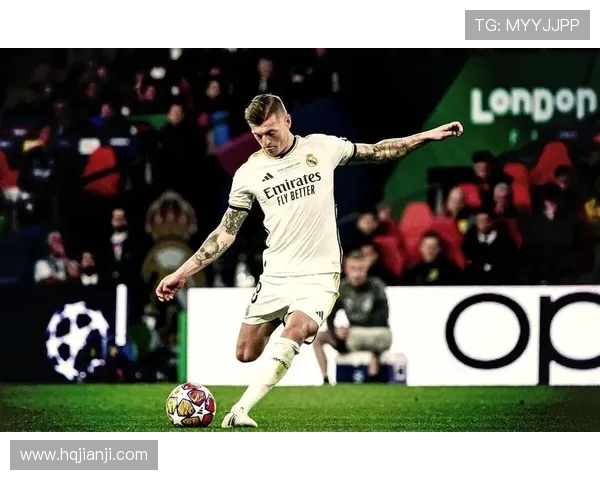 克罗斯在足球世界的传奇之路与技术分析探讨