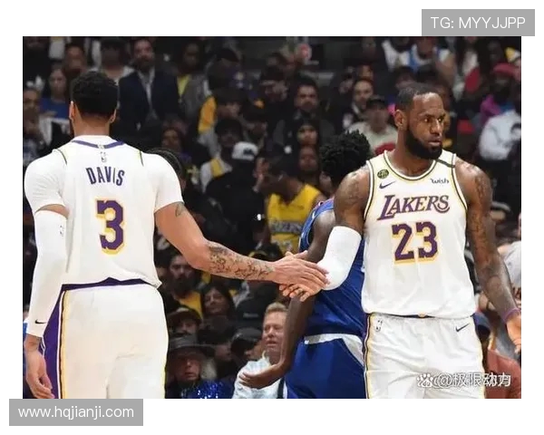 活塞与湖人激战正酣最终比分揭晓引发球迷热议 活塞与湖人激战正酣最终比分揭晓引发球迷热议